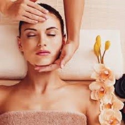 Massage visage cuir chevelu